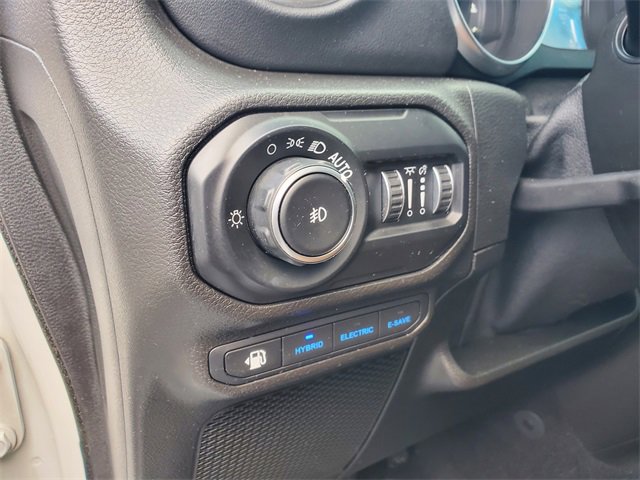 Used 2021 Jeep Wrangler Unlimited Sahara w/ Cold Weather Group image 17