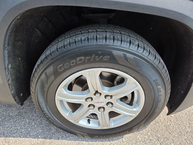 Used 2019 GMC Acadia SLE w/ LPO, Floor Liner Package FWD image 10