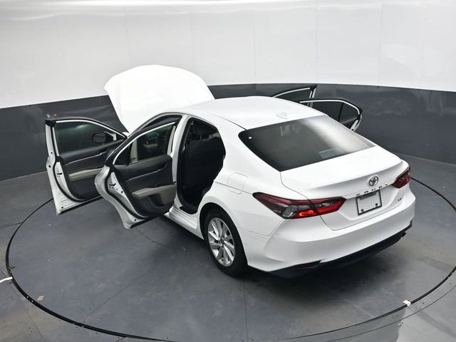 Used 2022 Toyota Camry LE image 35