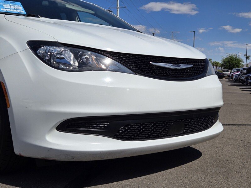Used 2022 Chrysler Voyager LX FWD image 9