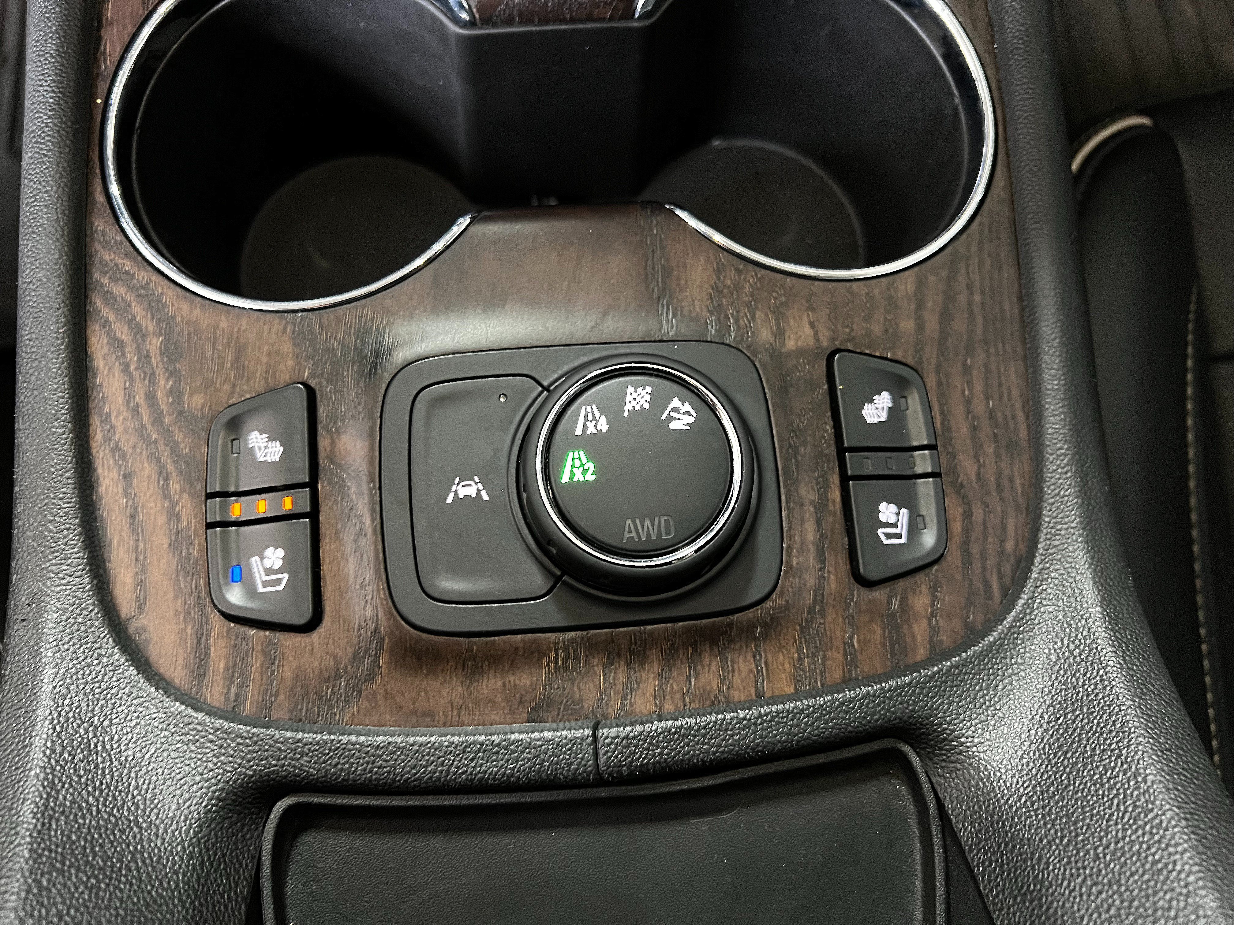 Used 2021 GMC Acadia Denali w/ GMC Pro Grade Package AWD/4WD image 16