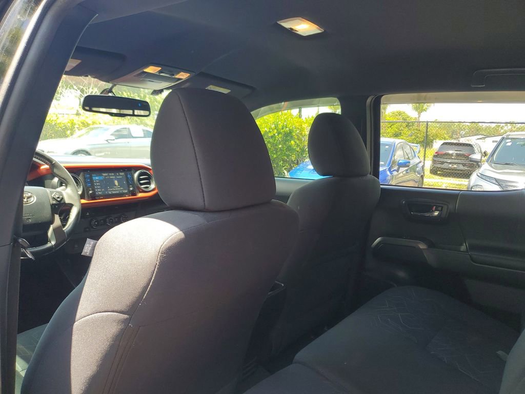 Used 2017 Toyota Tacoma TRD Sport w/ Tow Package RWD image 14