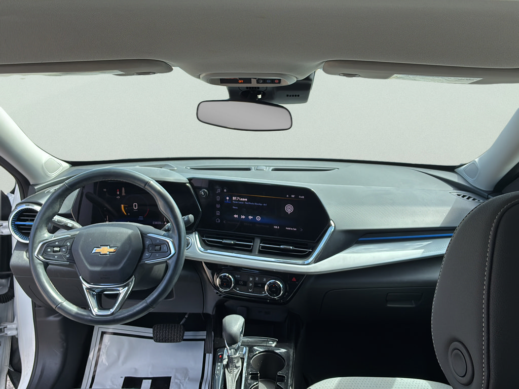 Used 2024 Chevrolet Trax LT w/ Driver Confidence Package FWD image 24