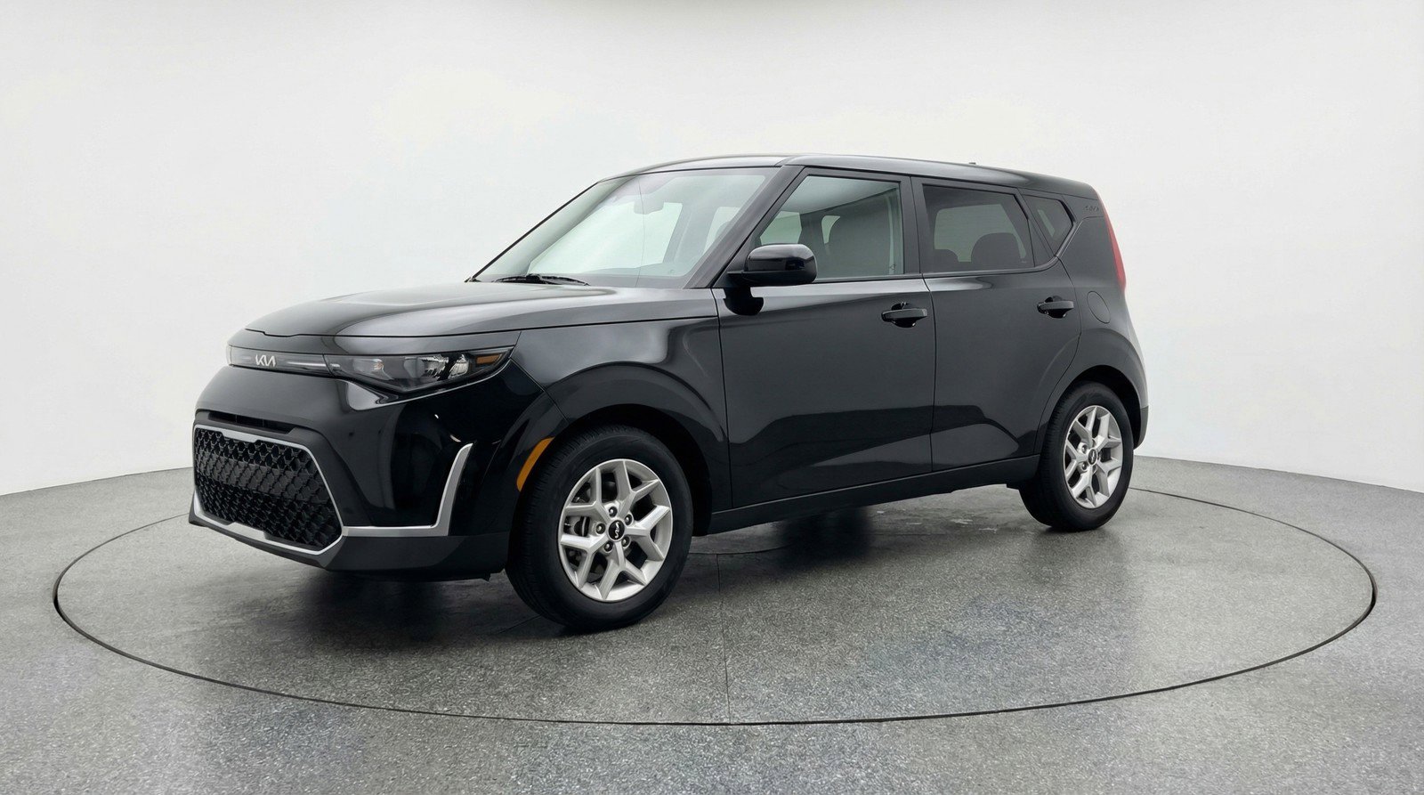 Used 2025 Kia Soul LX w/ LX Technology Package image 3