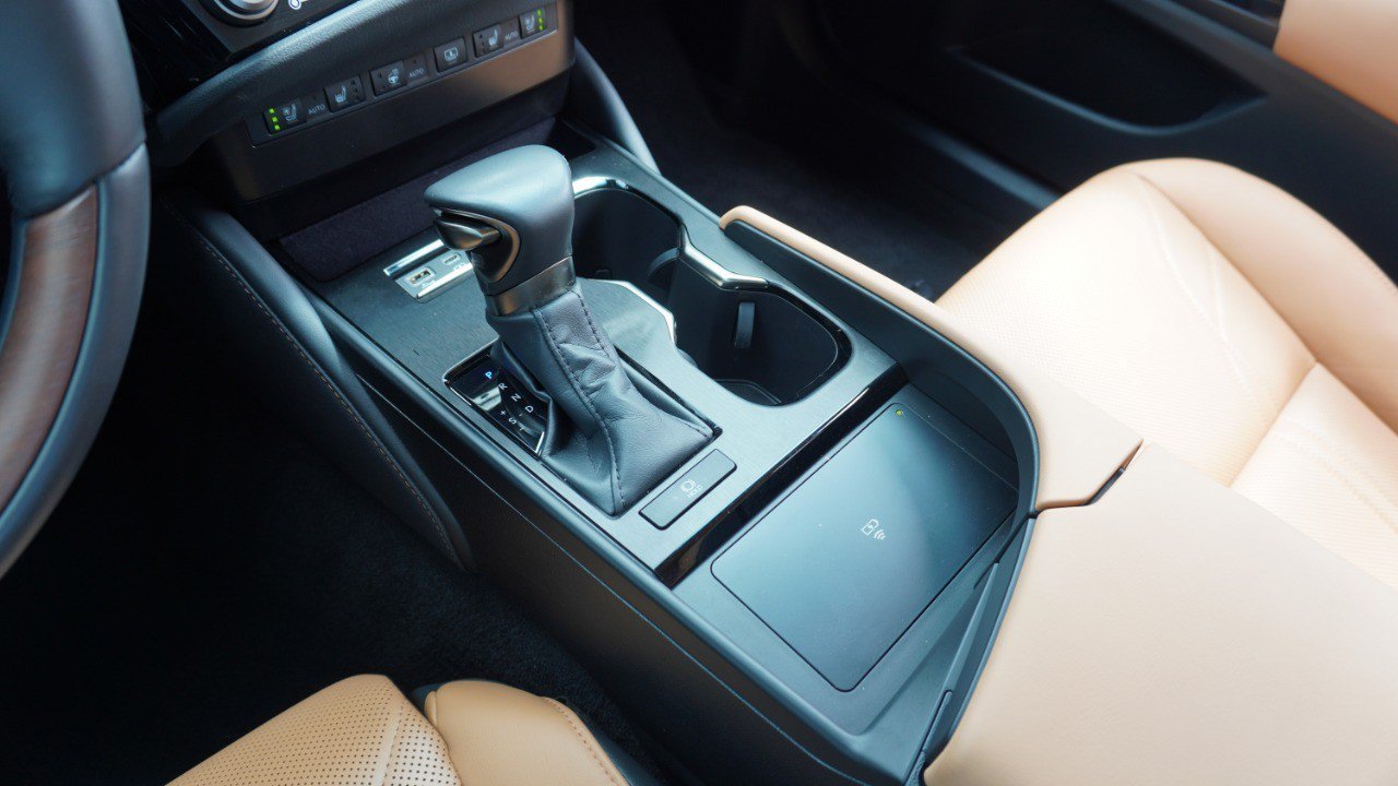Certified 2024 Lexus ES 350 Ultra Luxury w/ Accessory Package (Z2) FWD image 19