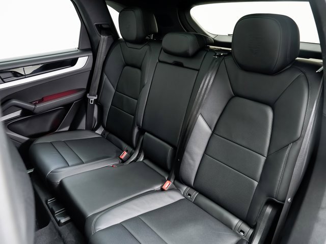 Certified 2025 Porsche Cayenne image 26