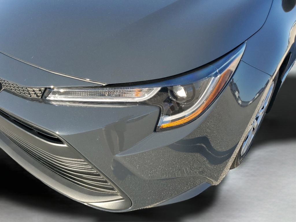 Certified 2025 Toyota Corolla LE image 9