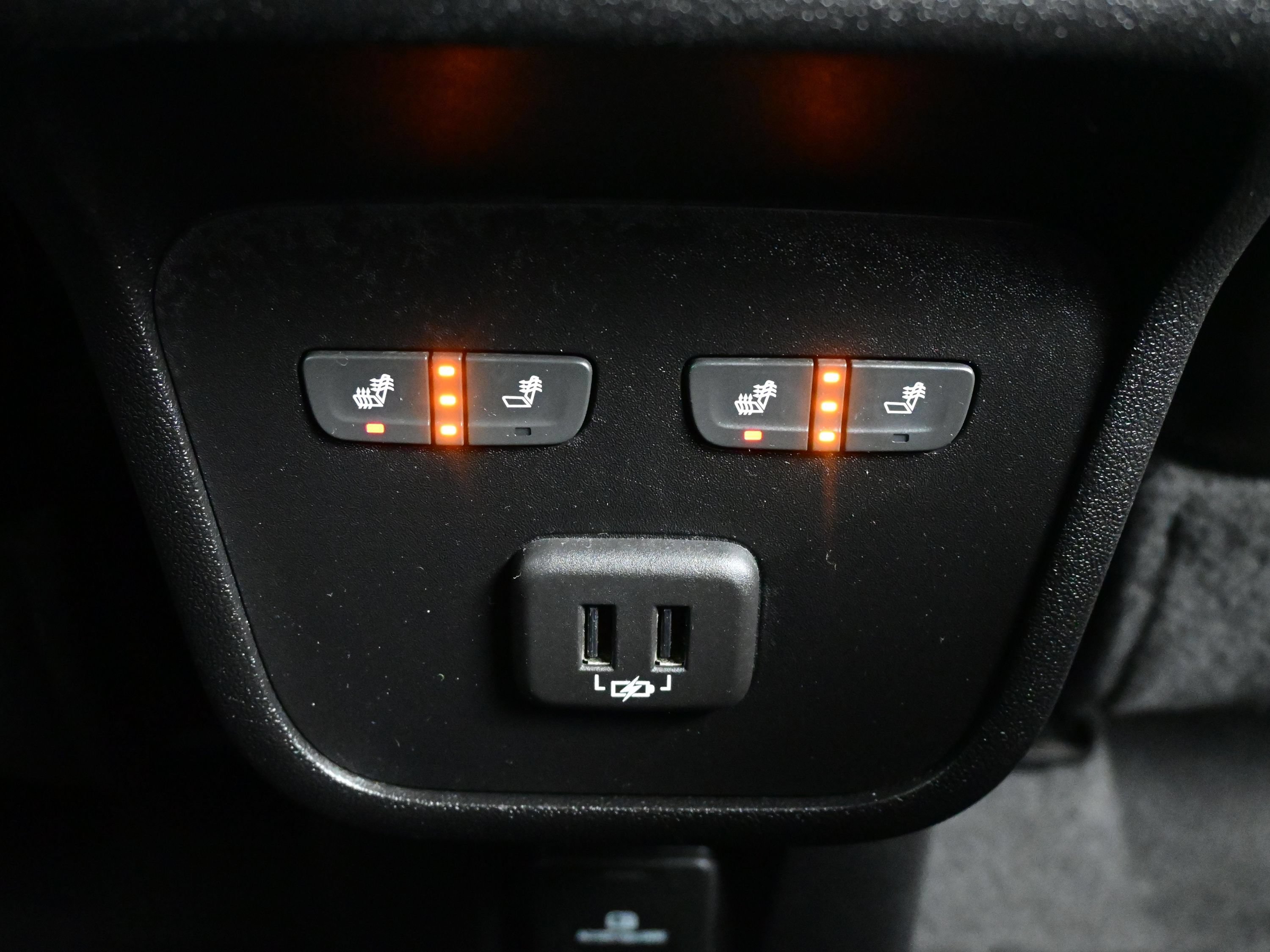 Used 2019 Chevrolet Equinox Premier AWD/4WD image 17