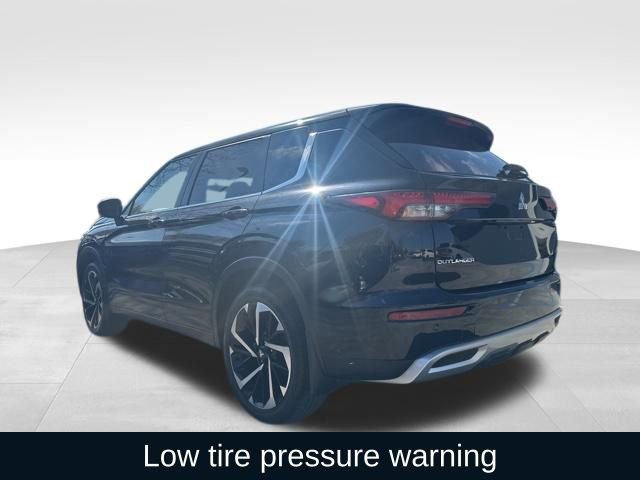 Used 2023 Mitsubishi Outlander SE image 5