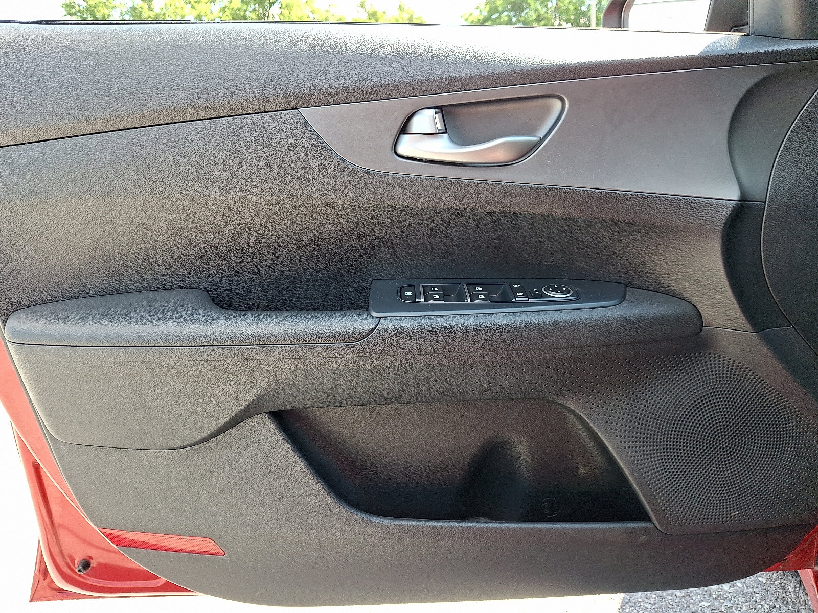 Used 2020 Kia Forte LXS FWD image 12