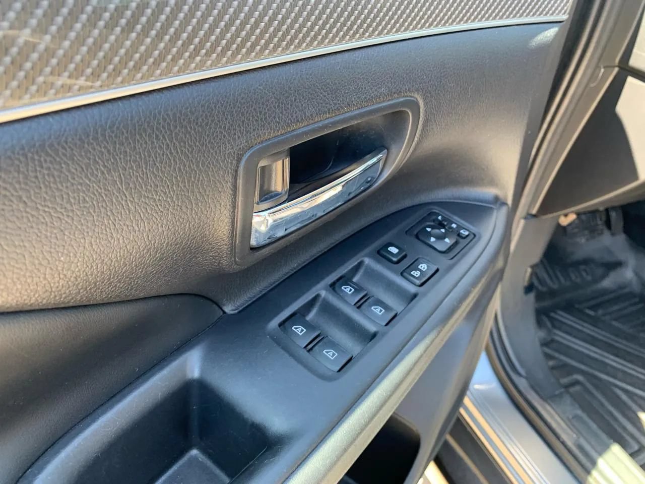 Used 2020 Mitsubishi Outlander SEL AWD/4WD image 18