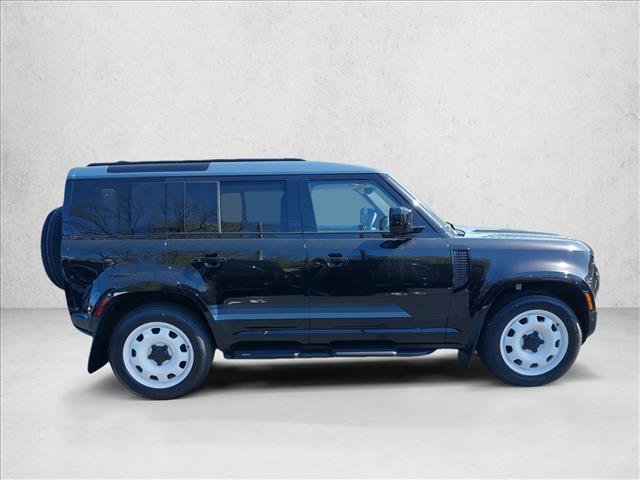 Used 2025 Land Rover Defender 110 S AWD/4WD image 4
