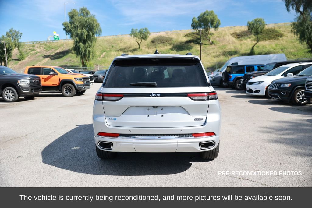 Used 2023 Jeep Grand Cherokee Overland w/ Advanced Protech Group III image 4