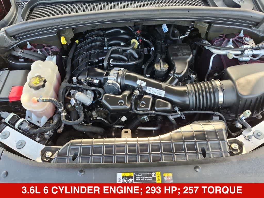 Used 2024 Jeep Grand Cherokee Laredo RWD image 13
