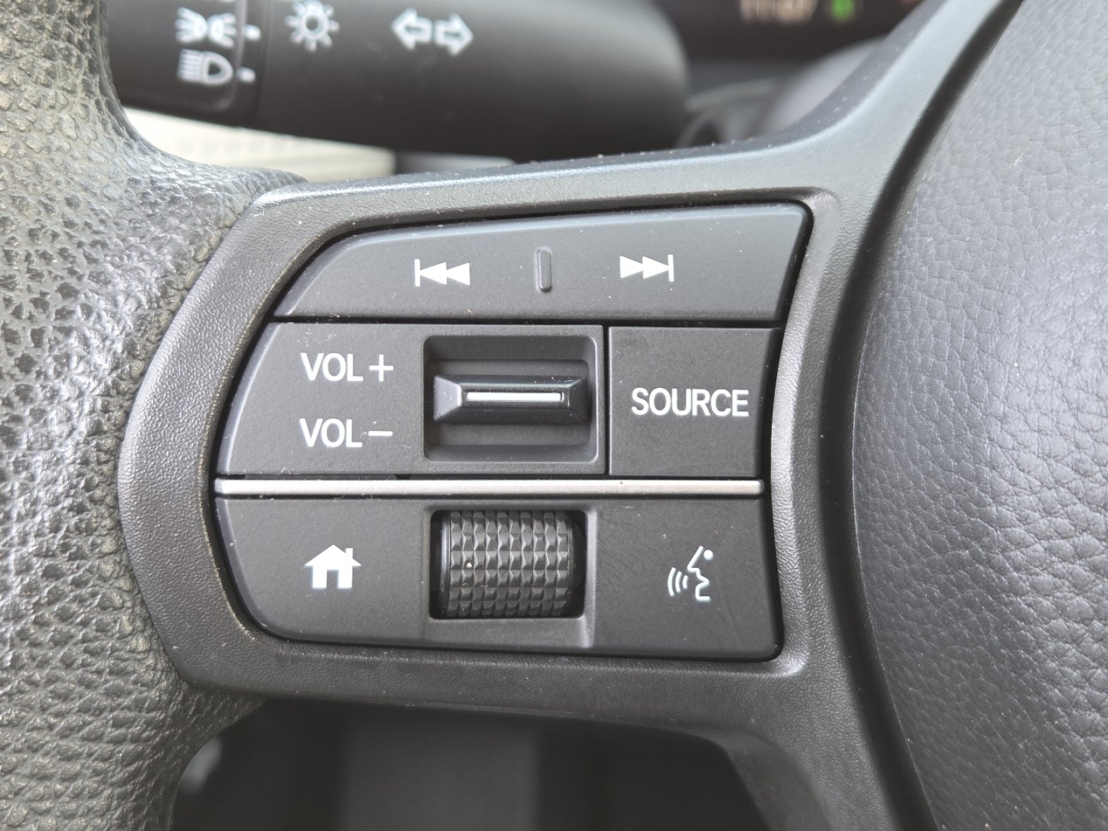 Certified 2024 Honda HR-V LX image 31