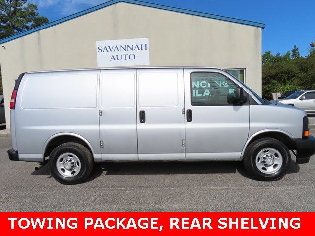 Used 2017 Chevrolet Express 2500 image 2