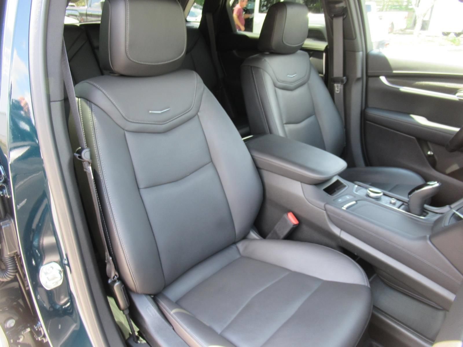 Certified 2026 Cadillac XT5 Sportv w/ LPO, Floor Liner Package AWD/4WD image 10