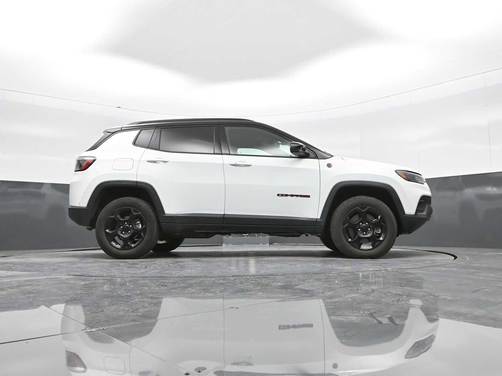 Used 2024 Jeep Compass Trailhawk image 46