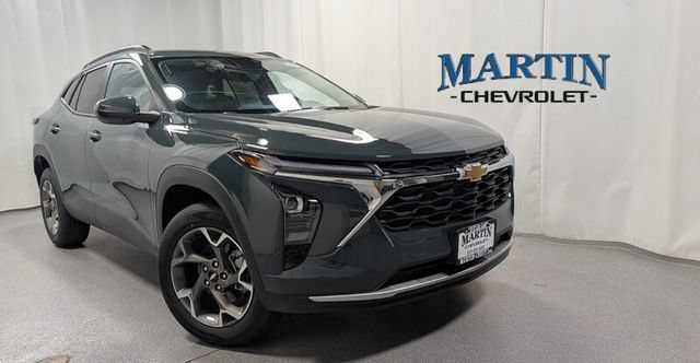 New 2026 Chevrolet Trax LT w/ Driver Confidence Package FWD image 1
