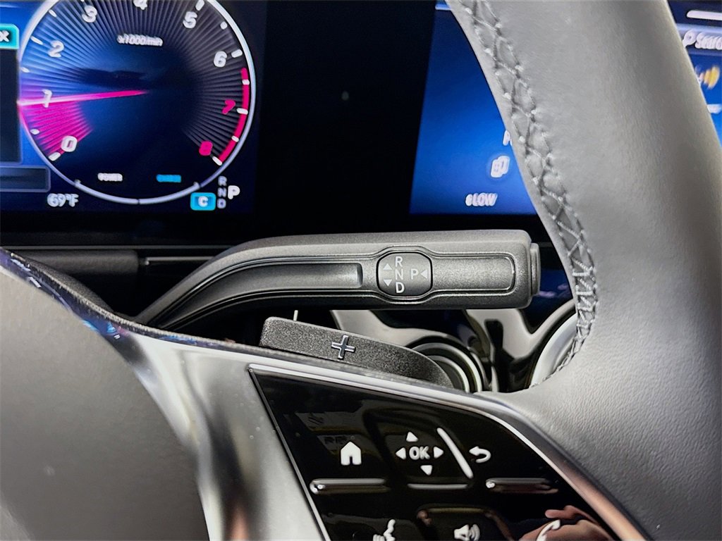 Used 2025 Mercedes-Benz GLA 250 4MATIC image 17