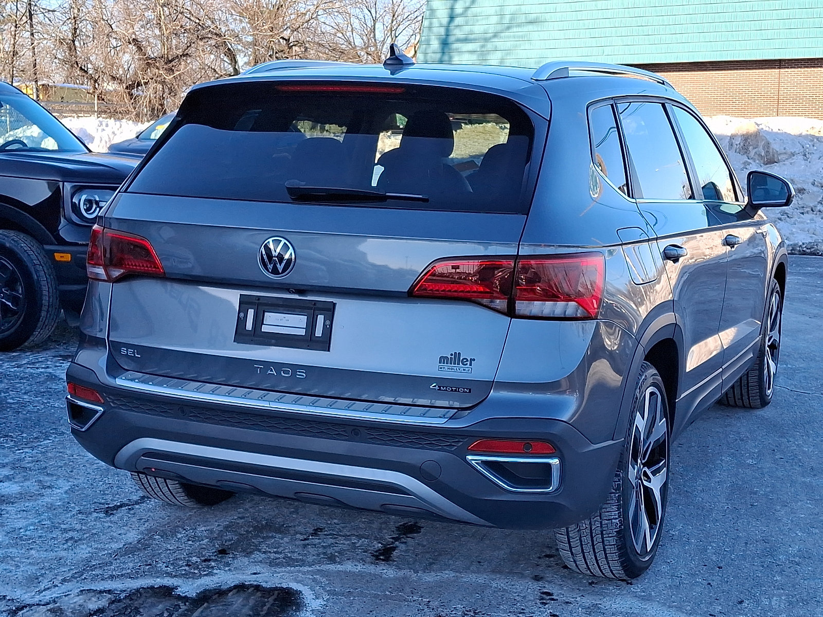 Used 2022 Volkswagen Taos SEL image 6