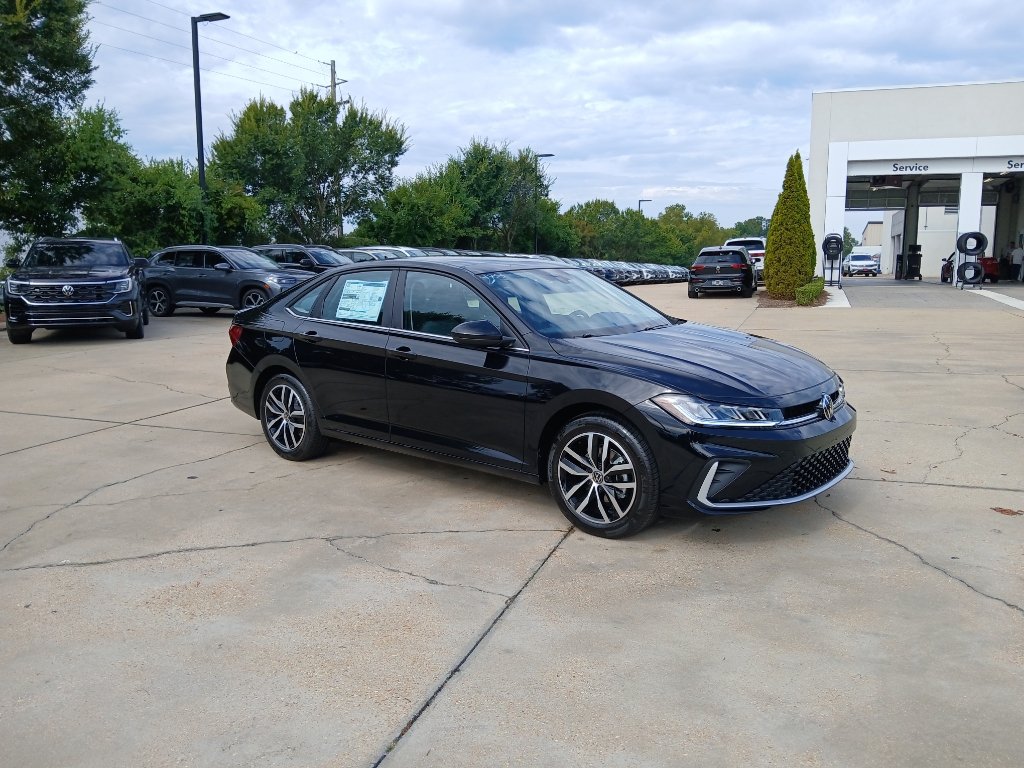 New 2027 Volkswagen Jetta SE FWD image 1