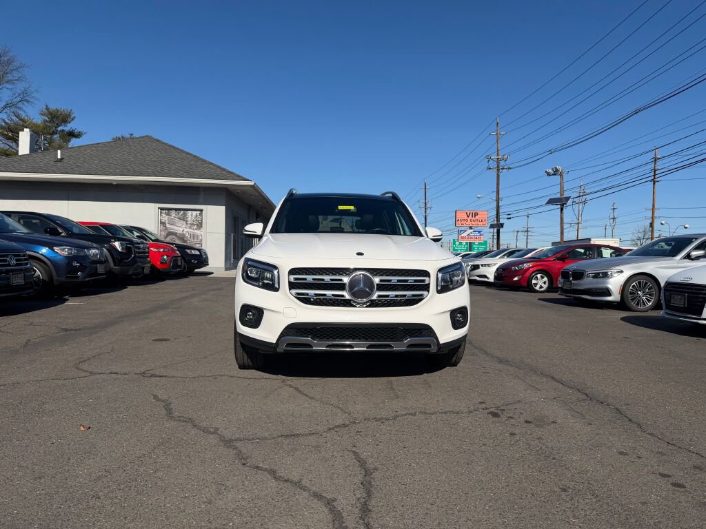 Used 2022 Mercedes-Benz GLB 250 4MATIC image 2
