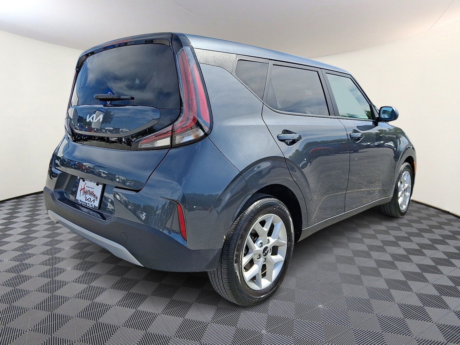 Certified 2025 Kia Soul LX w/ LX Technology Package FWD image 6
