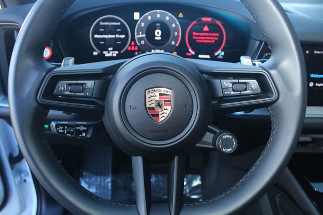 Certified 2025 Porsche Cayenne Base image 18