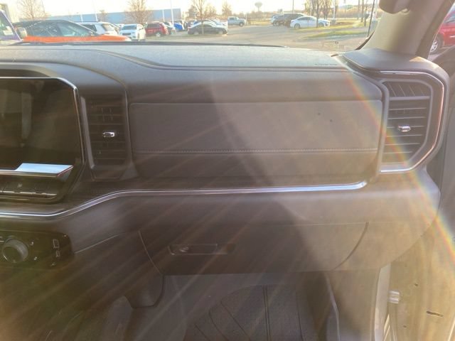 Used 2025 Chevrolet Silverado 1500 LT AWD/4WD image 34