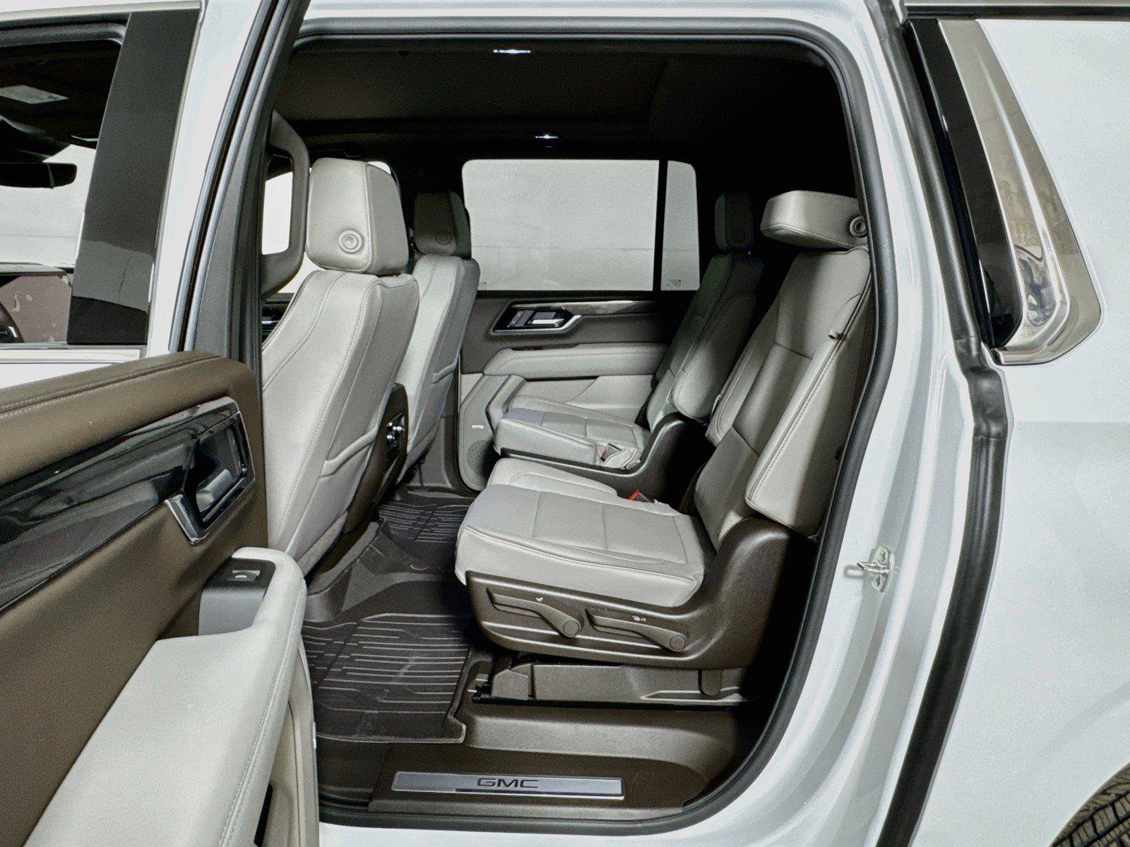 New 2027 GMC Yukon XL Elevation w/ LPO, Floor Liner Package AWD/4WD image 13