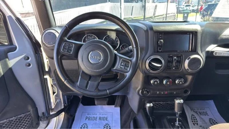 Used 2018 Jeep Wrangler Unlimited Sahara w/ Connectivity Group image 13