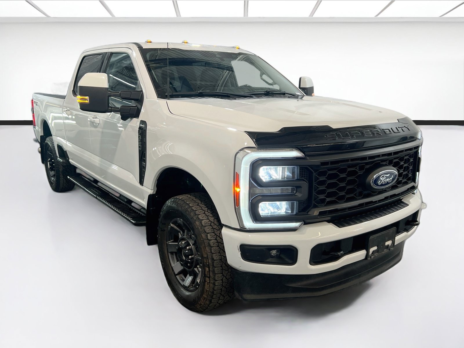 Used 2023 Ford F350 Lariat w/ Sport Appearance Package AWD/4WD image 3