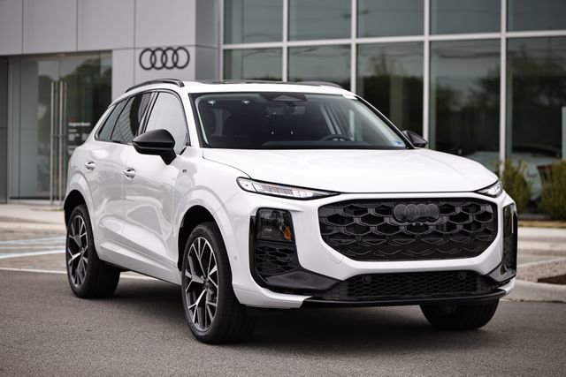 New 2026 Audi Q3 quattro 2.0T AWD/4WD image 2