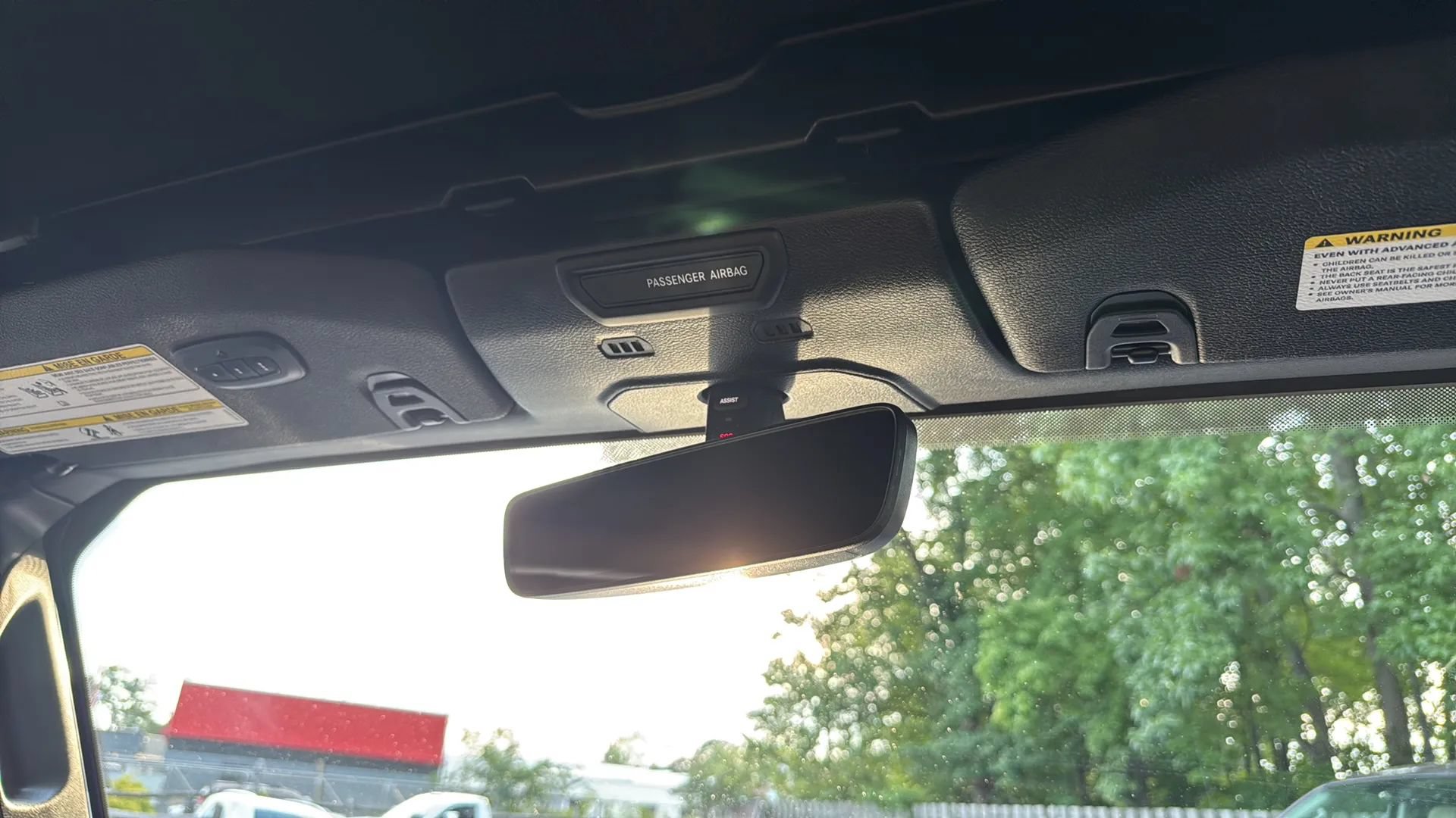 Used 2018 Jeep Wrangler Unlimited Sahara AWD/4WD image 31
