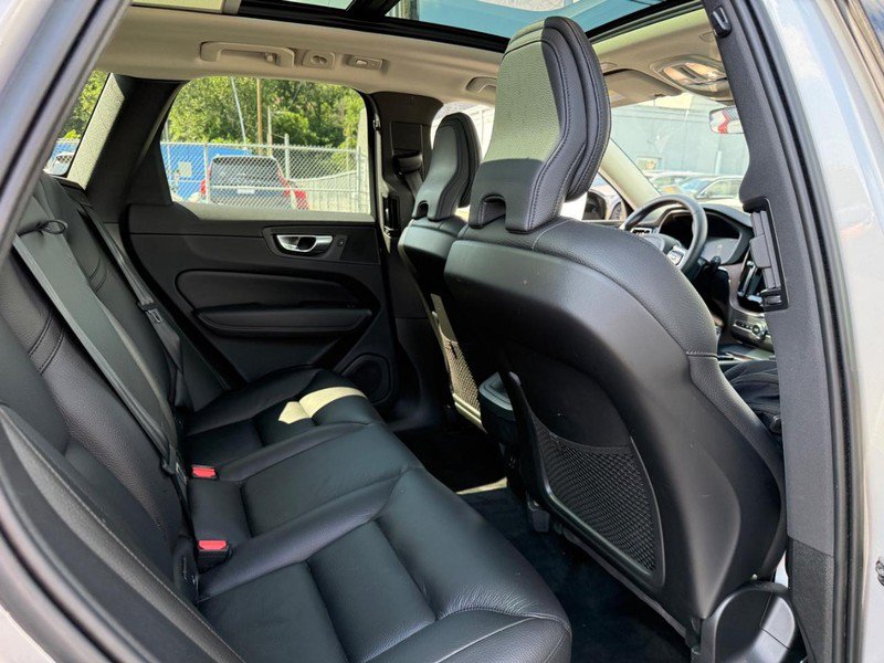 Certified 2023 Volvo XC60 B5 Plus w/ Climate Package AWD/4WD image 11