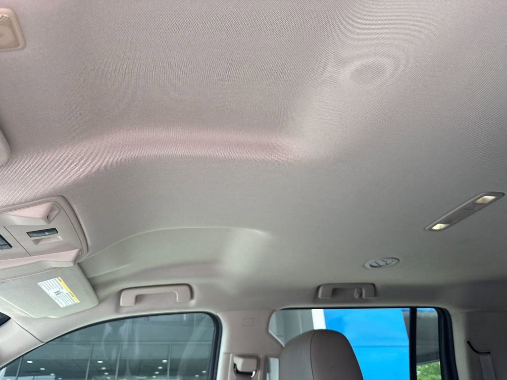 Used 2015 Chevrolet Suburban LT w/ Luxury Package AWD/4WD image 27