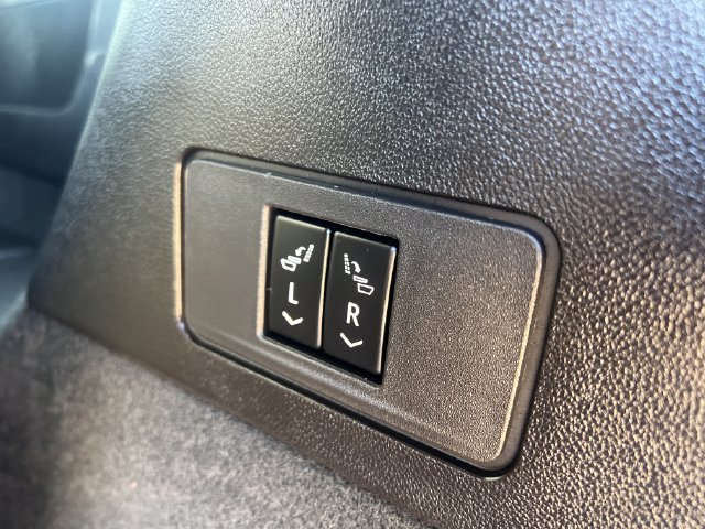 Used 2024 Cadillac XT6 Luxury w/ LPO, Floor Liner Package AWD/4WD image 21