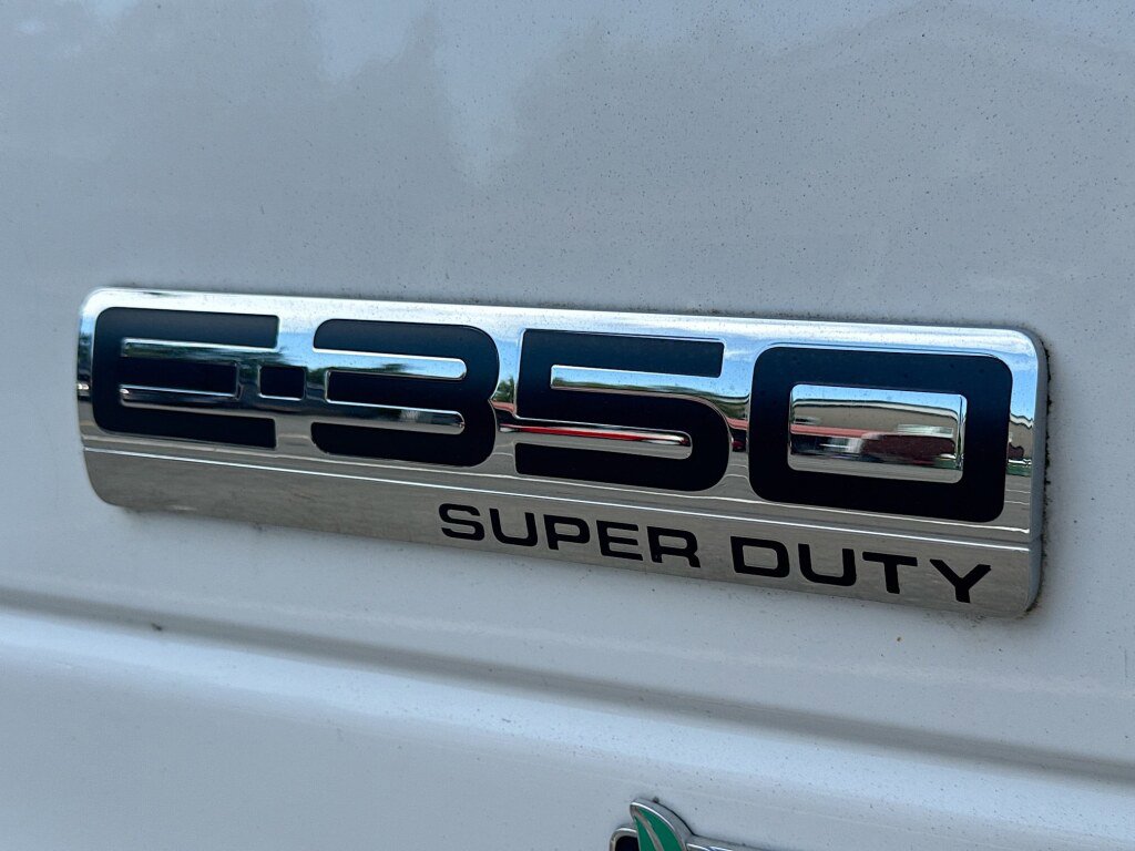 Used 2015 Ford E-350 and Econoline 350 Super Duty image 28