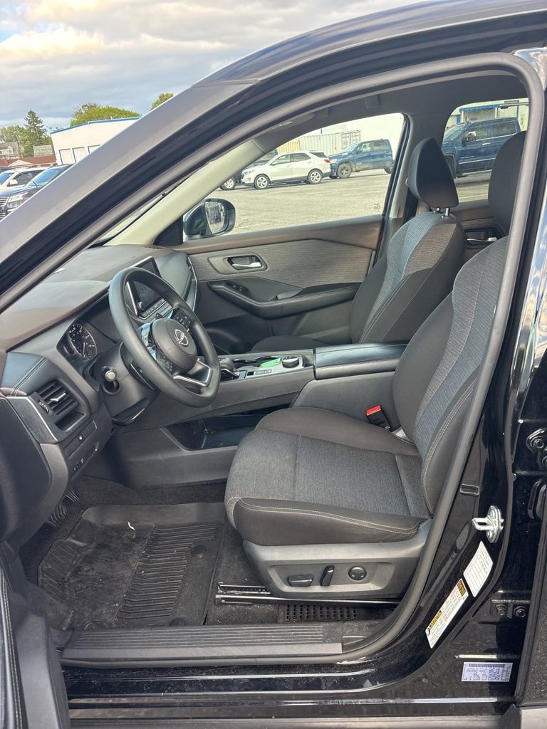 Used 2023 Nissan Rogue SV AWD/4WD image 10