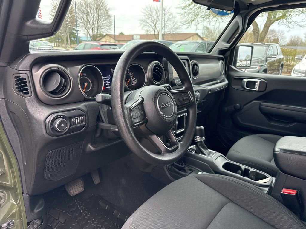 Used 2021 Jeep Wrangler Unlimited Sport AWD/4WD image 14