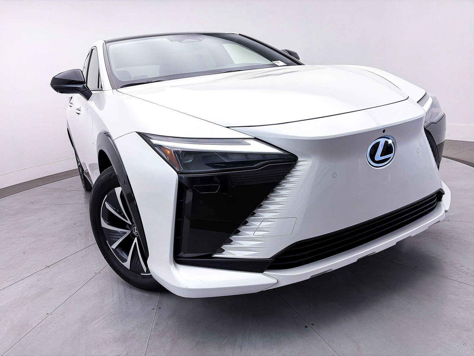 Used 2023 Lexus RZ 450e Premium w/ Technology Package AWD/4WD image 8