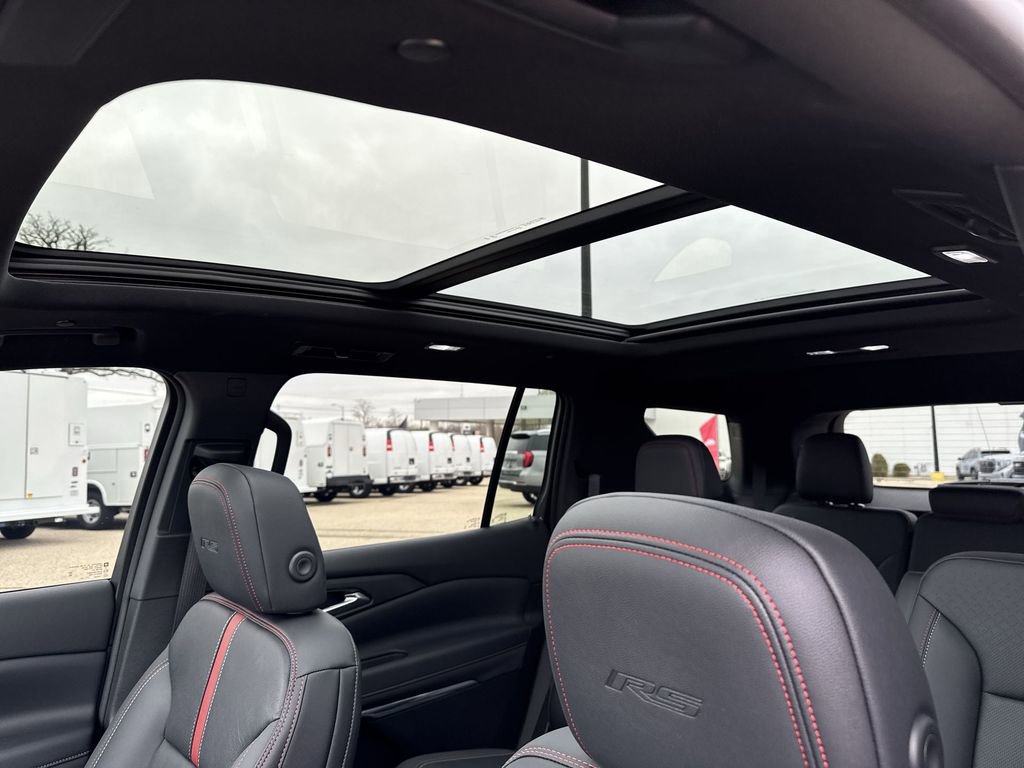 Certified 2025 Chevrolet Traverse RS w/ LPO, Floor Liner Package image 14