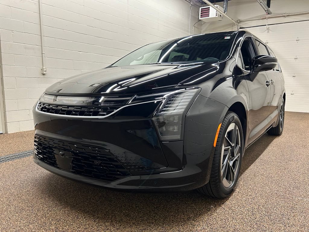 New 2027 Chrysler Pacifica Limited FWD image 5