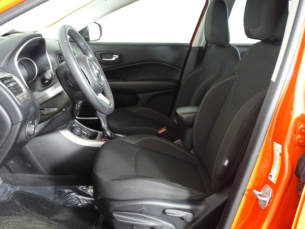 Used 2018 Jeep Compass Sport w/ Mopar Graphics Package image 10