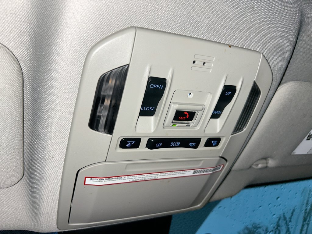 Used 2021 Toyota Highlander XLE FWD image 27