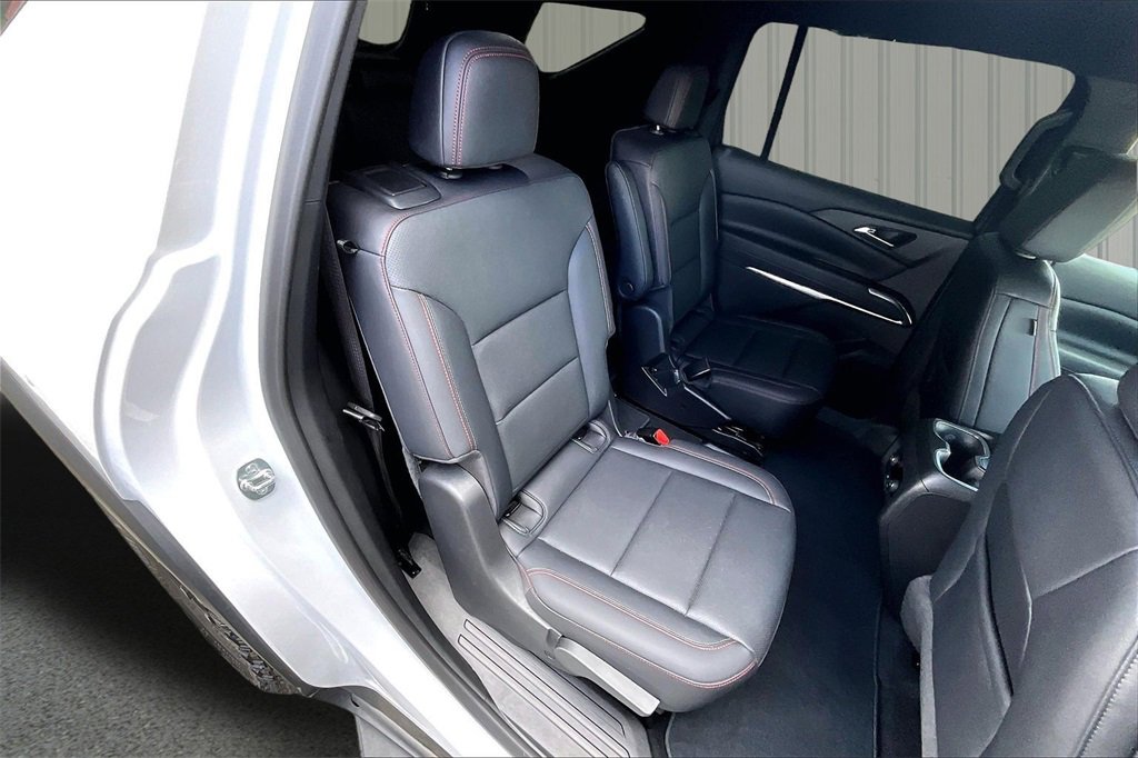 Used 2025 Chevrolet Traverse Z71 w/ Driver Confidence Package image 20