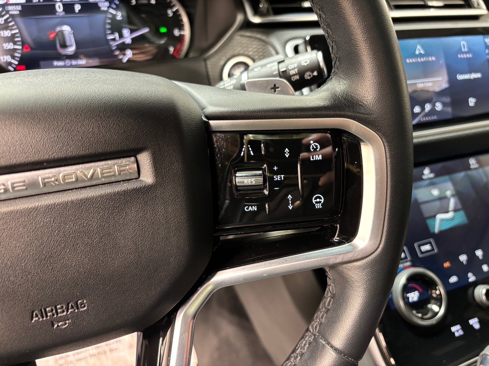 Used 2023 Land Rover Range Rover Velar R-Dynamic S AWD/4WD image 20