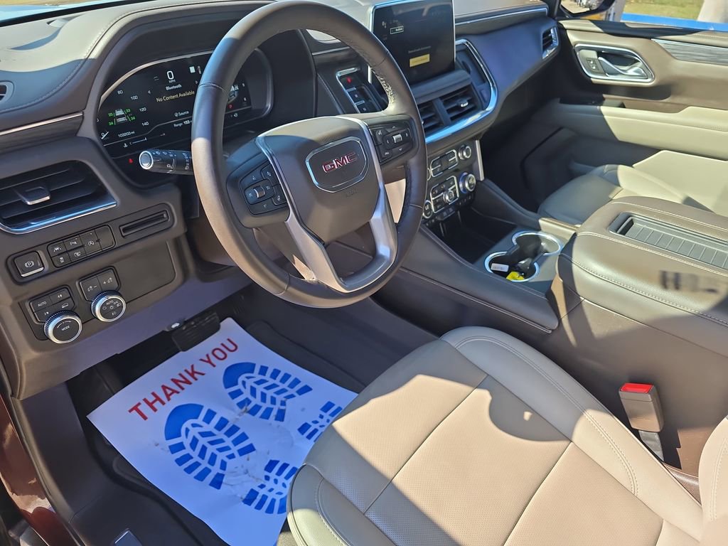 Used 2023 GMC Yukon SLT w/ SLT Premium Package image 17