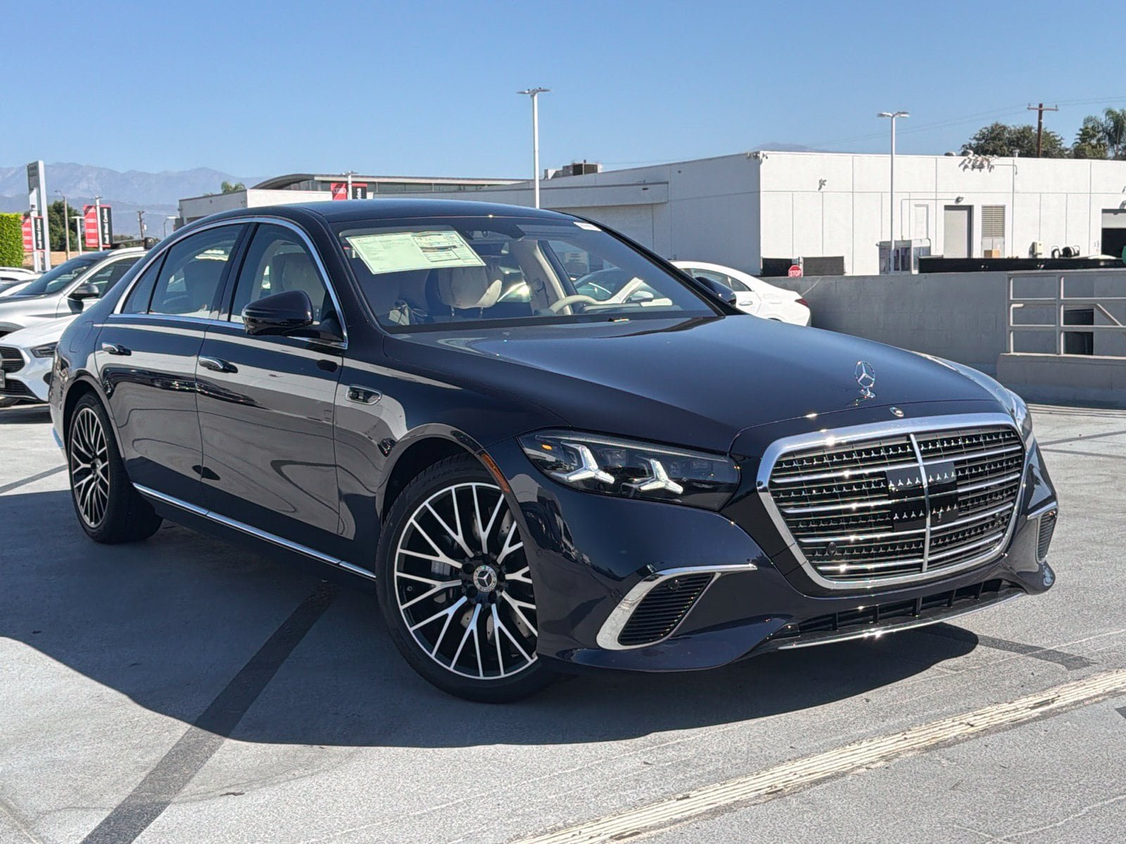 New 2027 Mercedes-Benz S 580 4MATIC Sedan image 2